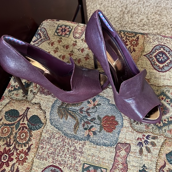 BCBG Max Azria Beautiful Maroon Peep-toe Heels - Picture 5 of 7